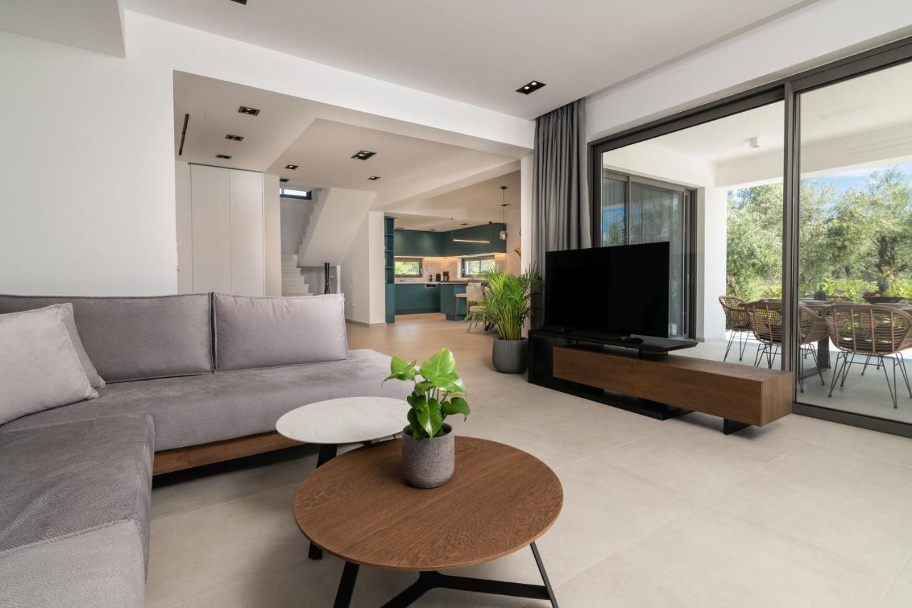 Antonia Villa - Luxurious Serenity With Private Pool, By Zantewize Kalipádhon 外观 照片