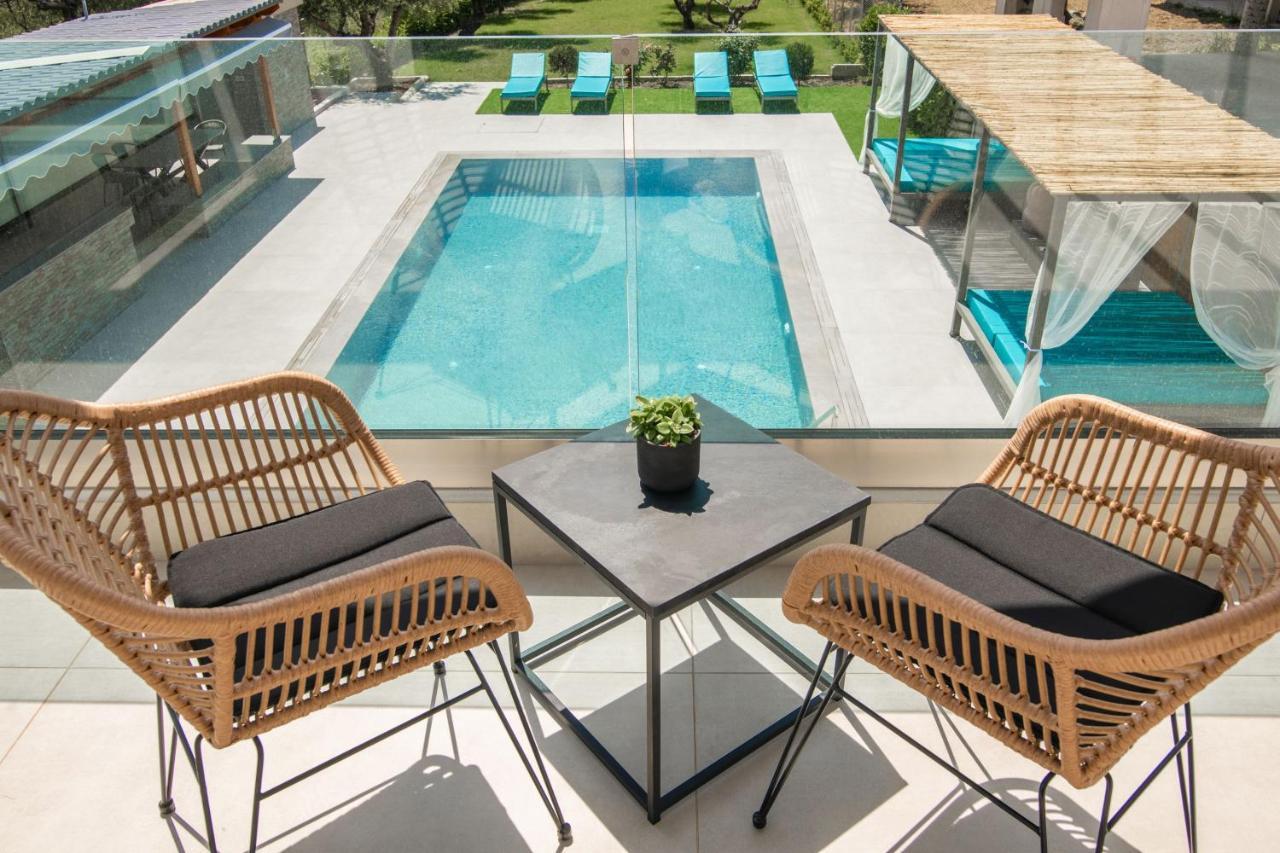 Antonia Villa - Luxurious Serenity With Private Pool, By Zantewize Kalipádhon 外观 照片