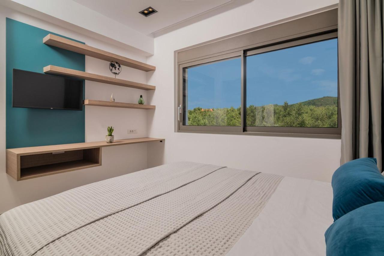 Antonia Villa - Luxurious Serenity With Private Pool, By Zantewize Kalipádhon 外观 照片