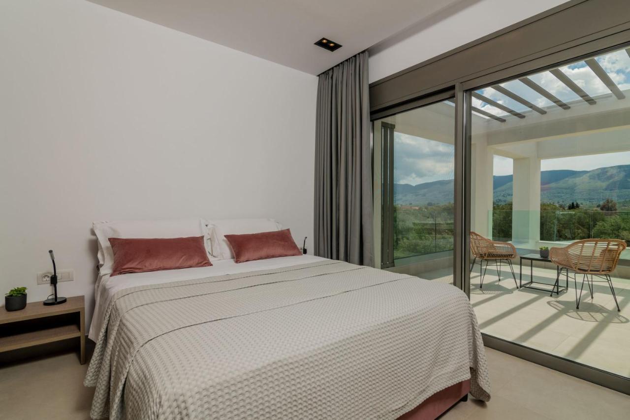 Antonia Villa - Luxurious Serenity With Private Pool, By Zantewize Kalipádhon 外观 照片