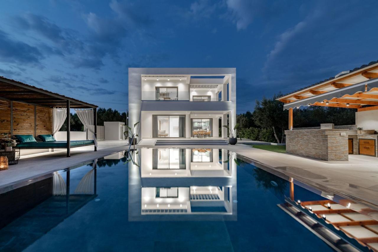 Antonia Villa - Luxurious Serenity With Private Pool, By Zantewize Kalipádhon 外观 照片