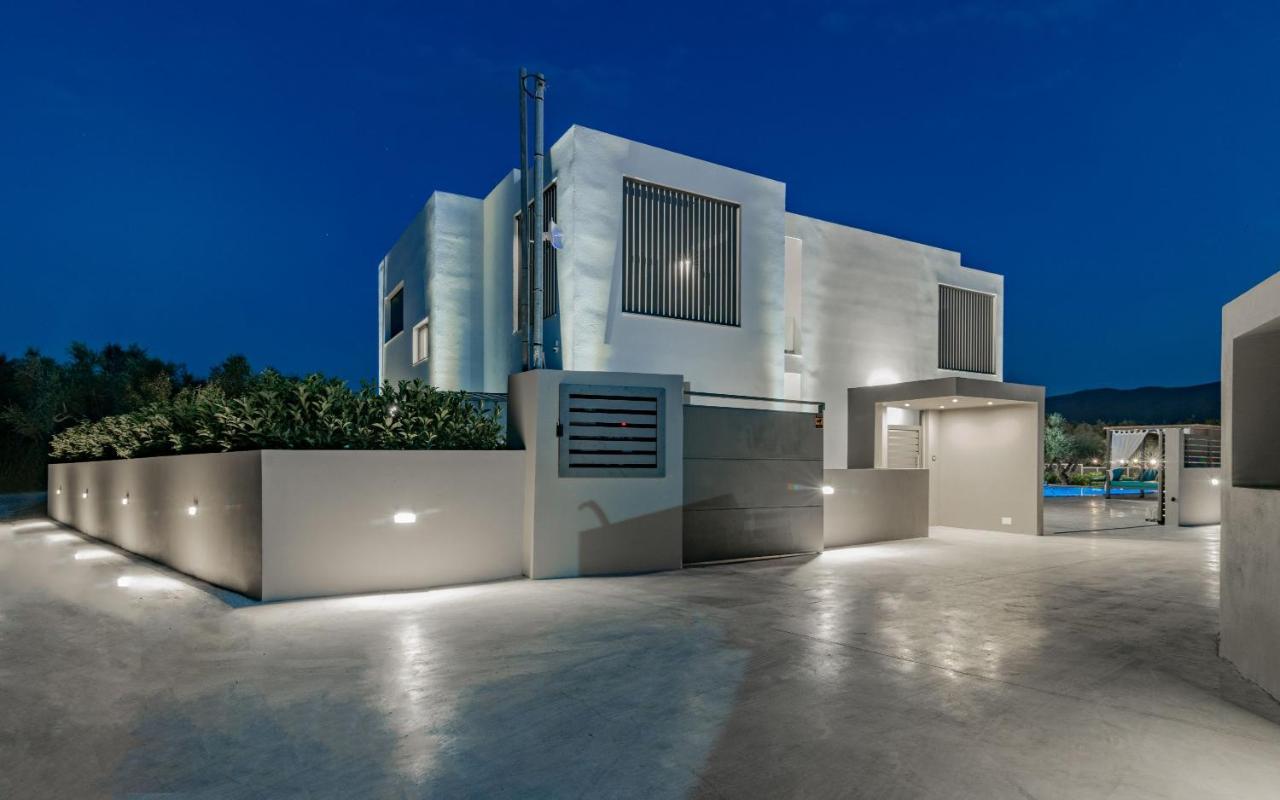 Antonia Villa - Luxurious Serenity With Private Pool, By Zantewize Kalipádhon 外观 照片