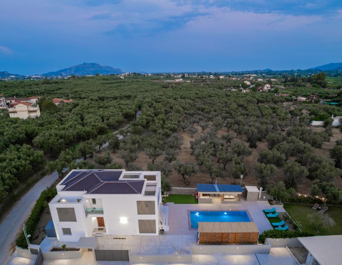 Antonia Villa - Luxurious Serenity With Private Pool, By Zantewize Kalipádhon 外观 照片